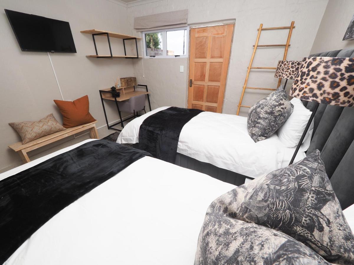 Fever Tree Guesthouse ฮิลเครสต์ ภายนอก รูปภาพ
