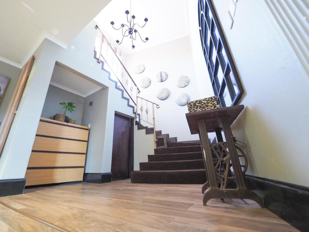 Fever Tree Guesthouse ฮิลเครสต์ ภายนอก รูปภาพ