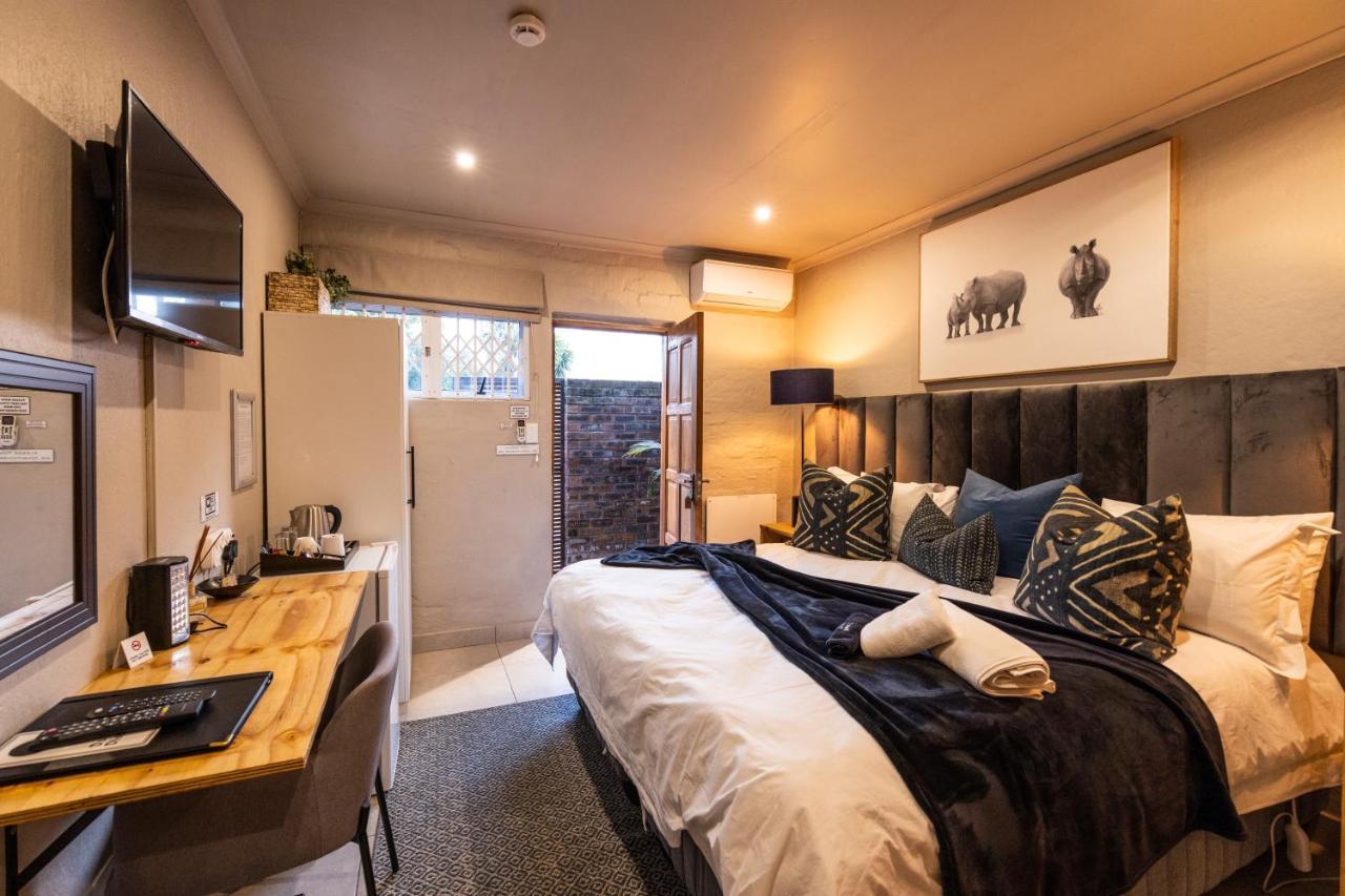 Fever Tree Guesthouse ฮิลเครสต์ ภายนอก รูปภาพ